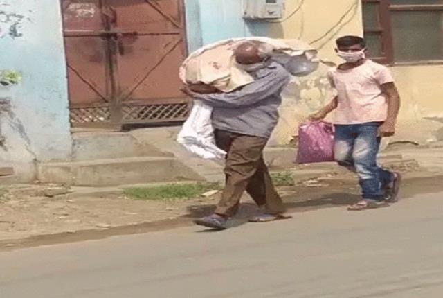 father carry daughter body