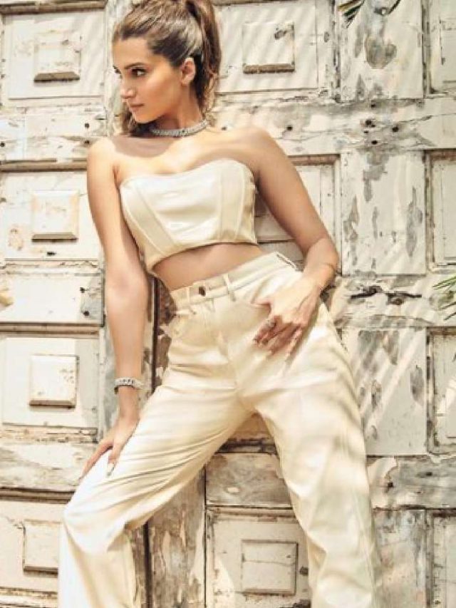 tara-sutaria-straight-pant-look-1679746979
