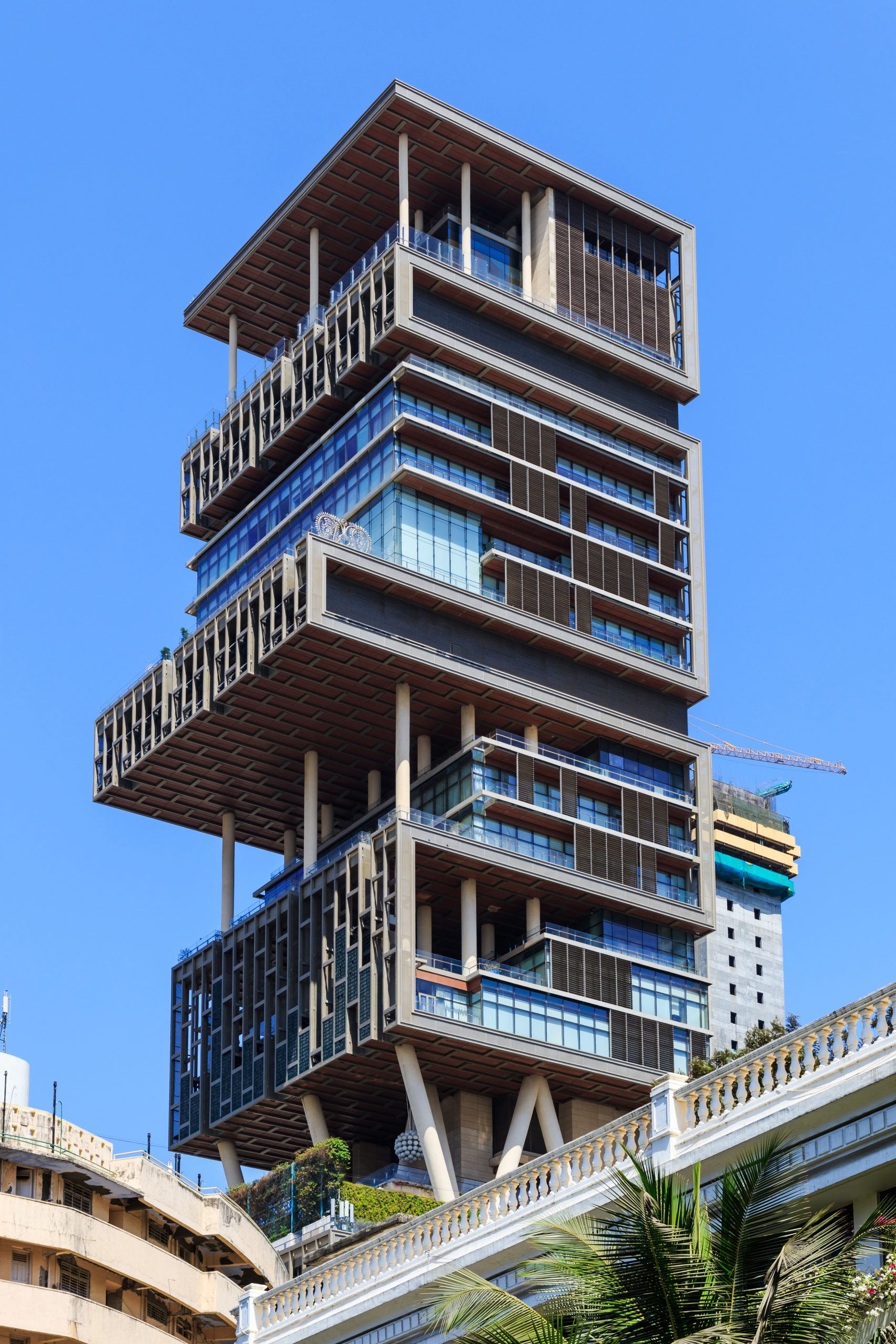 Mumbai_03-2016_19_Antilia_Tower
