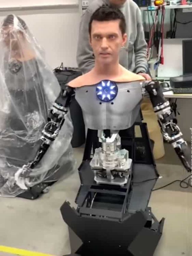 Realistic-robot-main