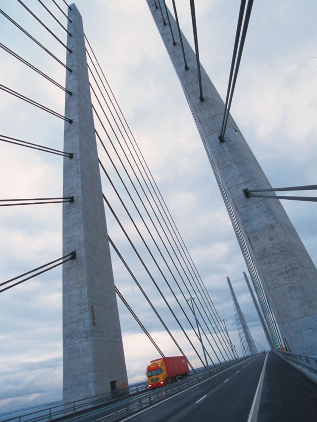 cropped-Cable-stayed-part-of-the-Oresund-Bridge-Figure-4-Pylons-and-stay-cables.png